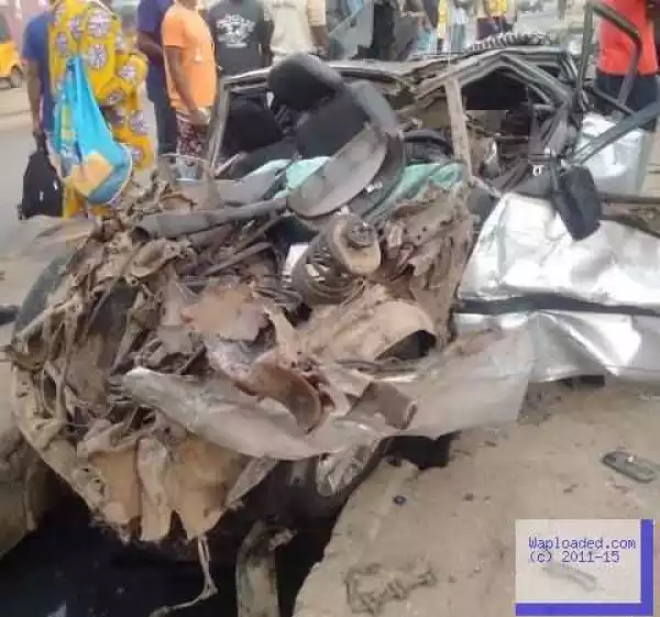 Graphic photos: 2 die in Fatal accident along Oshodi-Apapa expressway